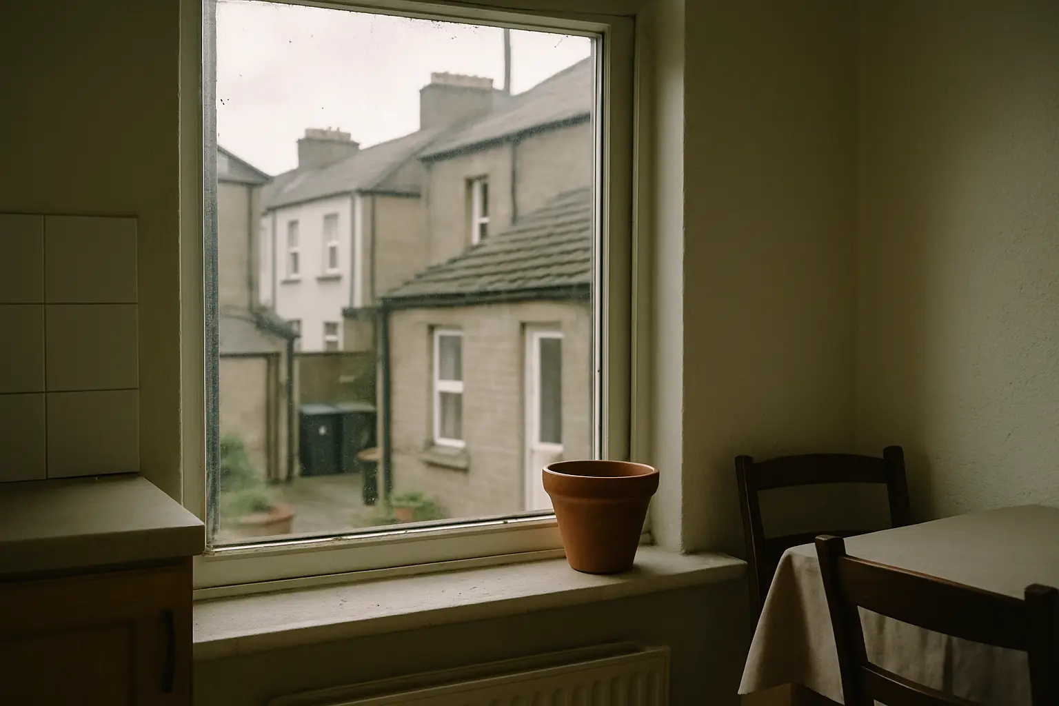 Photograph illustrating how to clean windows without streaks